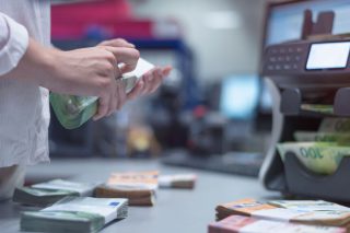 Ψευδο-εργολαβικοί στις ελληνικές τράπεζες
